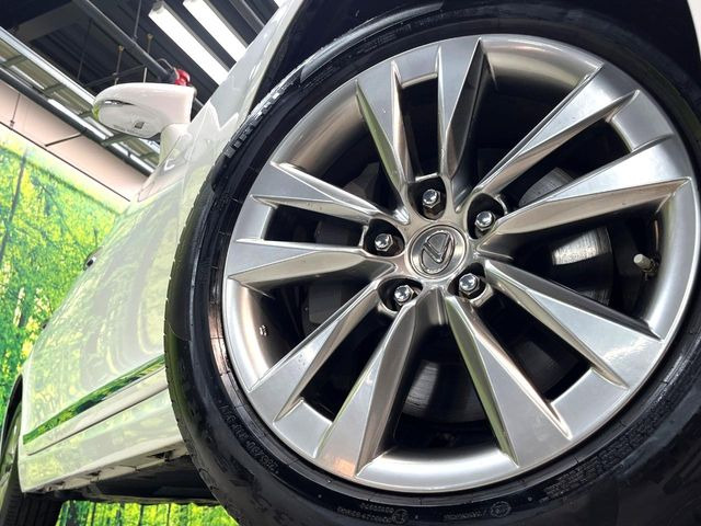 �y����18�C���`�A���~�z�C�[���z�O�ςɃ}�b�`���������A���~�z�C�[���𑕒����Ă���܂��B�e��ЊO�A���~�z�C�[����A�X�^�b�h���X�^�C�����戵�����Ă���܂��B���񂲑��k����������