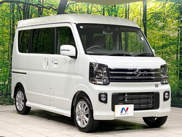 高透明度のガラス皮膜で撥水はもちろん、上質なツヤ・光沢を実現。紫外線や酸性雨から大切な愛車を保護し、色あせ・劣化を防止。「弾スプラッシュコート」、「弾プリミッサコート」からお選びいただけます。