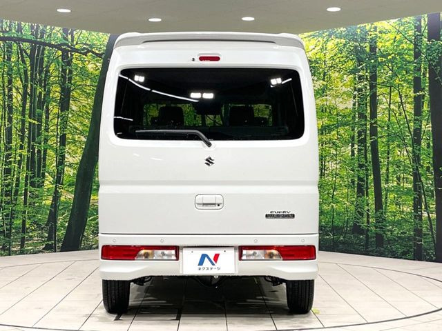 安心の最長10年・走行無制限保証(有償)をご用意。保証内容も充実はもちろん、無料点検&オイル交換や、年中無休の全国・24時間ロードサービスも付帯されておりますのでご安心下さい。