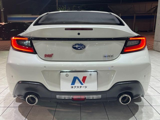 安心の最長10年・走行無制限保証(有償)をご用意。保証内容も充実はもちろん、無料点検&オイル交換や、年中無休の全国・24時間ロードサービスも付帯されておりますのでご安心下さい。