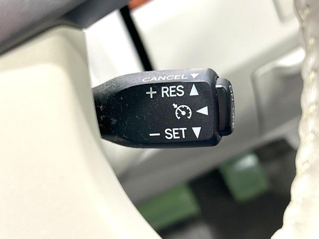 �y�N���[�Y�R���g���[���z�������H�����N���N���s�B�A�N�Z���𗣂��Ă���葬�x�ő��s���ł��A�������^�]���̕��S���y��!�����E�������ȒP�ȃX�C�b�`����Œ����ł��܂��B