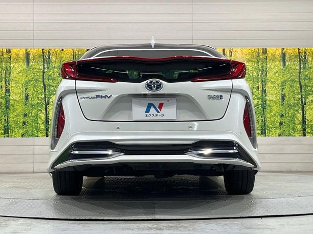 安心の最長10年・走行無制限保証(有償)をご用意。保証内容も充実はもちろん、無料点検&オイル交換や、年中無休の全国・24時間ロードサービスも付帯されておりますのでご安心下さい。