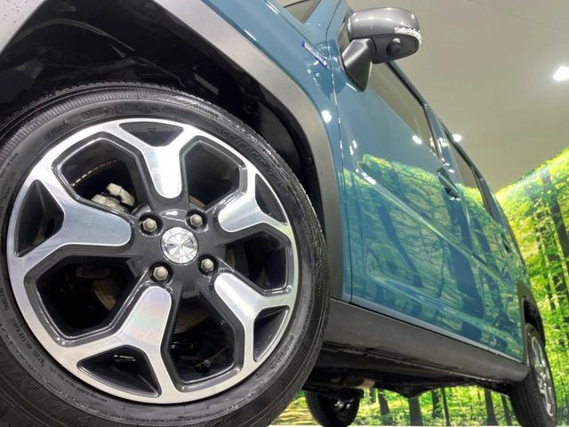 【純正15インチアルミホイール】外観にマッチした純正アルミホイールを装着しております。各種社外アルミホイールや、スタッドレスタイヤも取扱いしております。是非ご相談ください♪