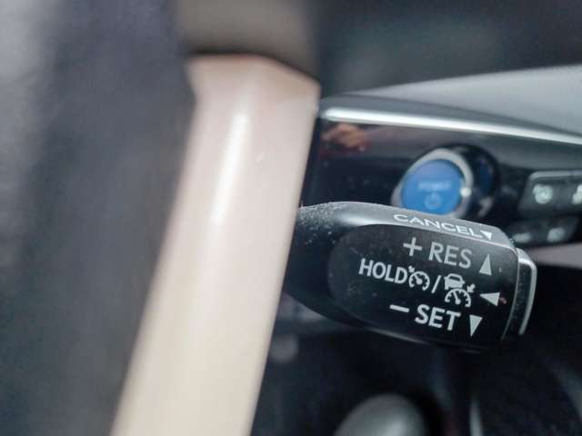 プリウス1.8 A E-Four 4WD