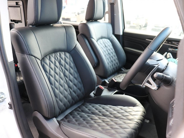 デリカD:52.2 ブラック エディション 4WD