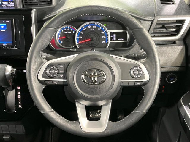 【レーダークルーズコントロール】高速道路での長距離走行が楽に!!自動で速度を保つクルーズコントロールが、衝突軽減システムと連携し、前方の車両を感知して車間を保つように速度調節してくれます!!