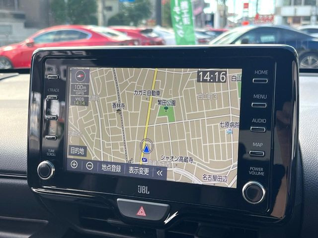 �y8�C���` �f�B�X�v���C�I�[�f�B�I�z���ʂ̃f�B�X�v���C��AppleCarPlay��AndroidAuto�����p�\�B�傫�ȉ�ʂŃX�}�z�i�r�A�v���������p���������܂���