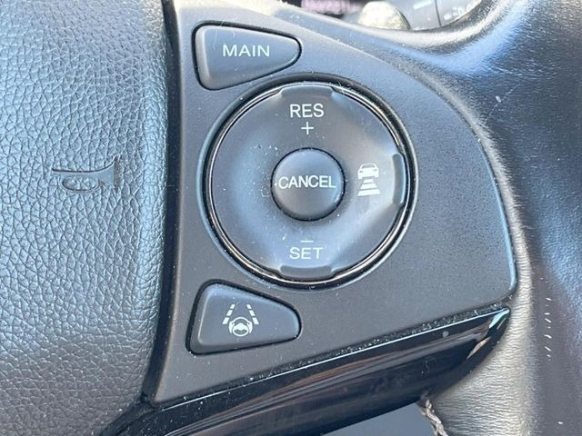 【アダプティブクルーズコントロール】高速道路での長距離走行が楽に!!自動で速度を保つクルーズコントロールが、衝突軽減システムと連携し、前方の車両を感知して車間を保つように速度調節してくれます!!