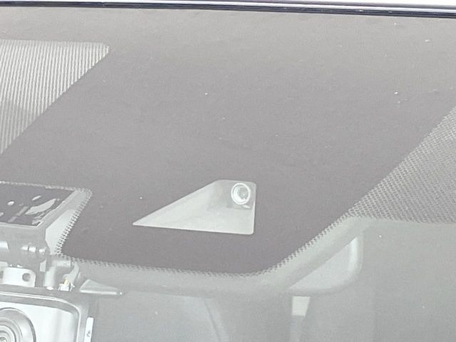 �y�G�}�[�W�F���V�[�u���[�L�z���s���ɑO���̎ԗ�����F�����A�Փ˂������Ȏ��͌x��ƃu���[�L�ŏՓˉ���Ɣ�Q�y�����A�V�X�g�B�����S�Ƀh���C�u�����y���݂��������܂��B