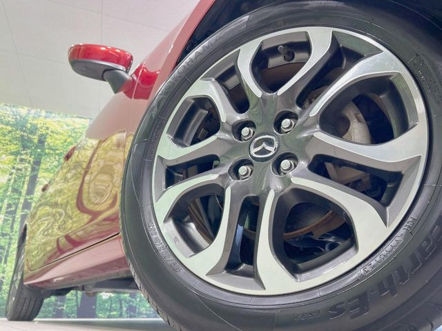 �y����16�C���`�A���~�z�C�[���z�O�ςɃ}�b�`���������A���~�z�C�[���𑕒����Ă���܂��B�e��ЊO�A���~�z�C�[����A�X�^�b�h���X�^�C�����戵�����Ă���܂��B���񂲑��k����������