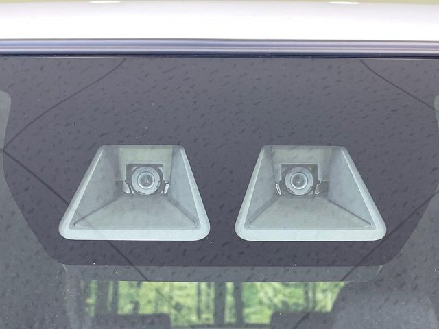 【スマートアシスト】走行中に前方の車両等を認識し、衝突しそうな時は警報とブレーキで衝突回避と被害軽減をアシスト。より安全にドライブをお楽しみいただけます。