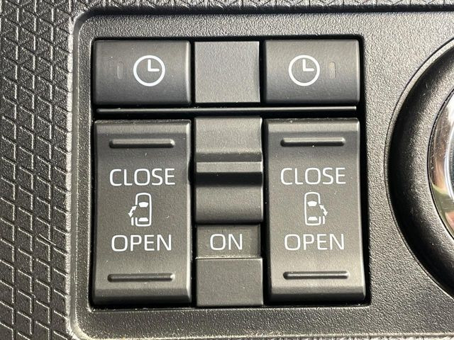 【両側パワースライドドア】スマートキーや運転席のスイッチで後席両側スライドドアの開閉が可能♪電動だから力を入れてドアを開ける必要が無く、小さなお子様でも簡単に開け閉めでき快適です♪