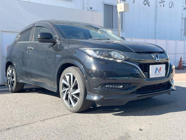 高透明度のガラス皮膜で撥水はもちろん、上質なツヤ・光沢を実現。紫外線や酸性雨から大切な愛車を保護し、色あせ・劣化を防止。「弾スプラッシュコート」、「弾プリミッサコート」からお選びいただけます。