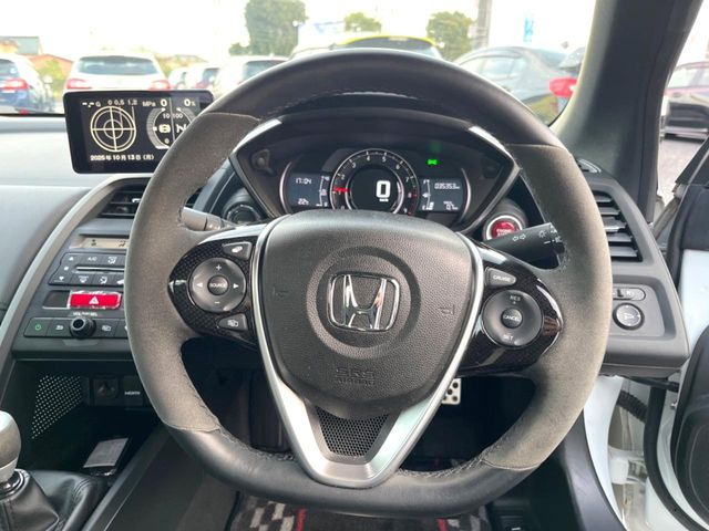 �y�����v�����X�e�A�����O�z�㎿�Ȋv���g�p���邱�ƂŁA��ɂ����������݂ƂĂ��^�]���₷���n���h���ł���