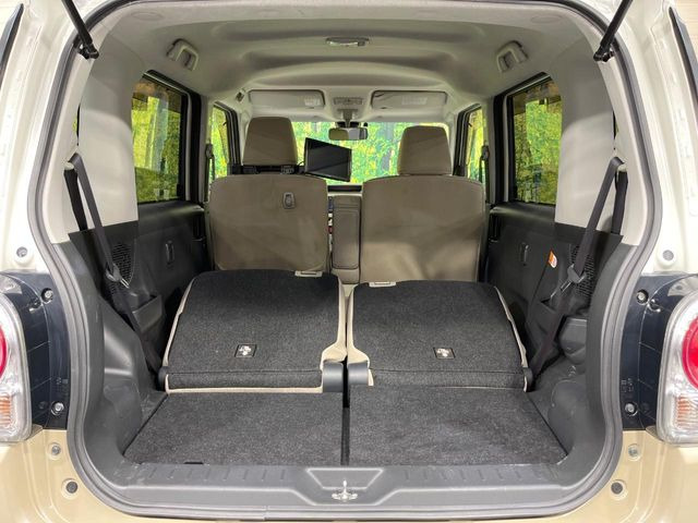 ���i�̂���������ʋ΁A���}���ɏ\���ȉ׎��X�y�[�X���m�ۂ��Ă���܂��B�Z�J���h�V�[�g��|���ƁA�傫�ȉו��̐ύڂ��\�ł���