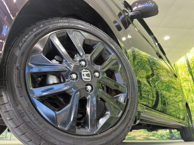 �y����15�C���`�A���~�z�C�[���z�O�ςɃ}�b�`���������A���~�z�C�[���𑕒����Ă���܂��B�e��ЊO�A���~�z�C�[����A�X�^�b�h���X�^�C�����戵�����Ă���܂��B���񂲑��k����������