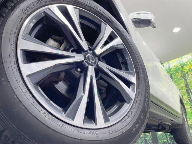 �y����18�C���`�A���~�z�C�[���z�O�ςɃ}�b�`���������A���~�z�C�[���𑕒����Ă���܂��B�e��ЊO�A���~�z�C�[����A�X�^�b�h���X�^�C�����戵�����Ă���܂��B���񂲑��k����������