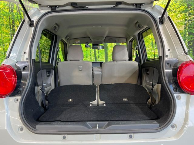 後席を格納すると、これだけの広さが!シーンに合わせたシートアレンジで、大きな荷物も積むことが出来ます♪