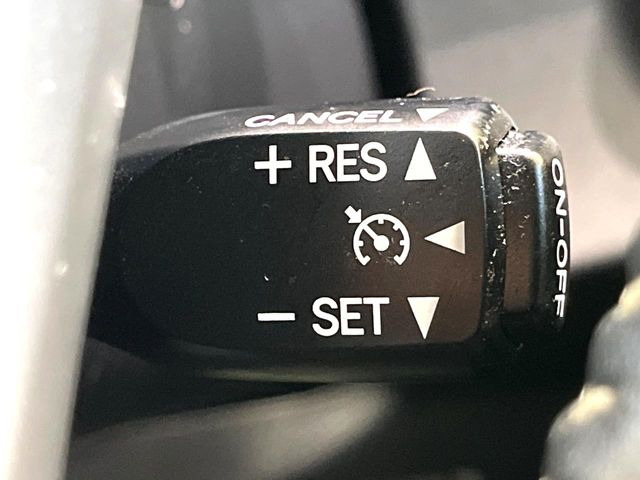 �y�N���[�Y�R���g���[���z�������H�����N���N���s�B�A�N�Z���𗣂��Ă���葬�x�ő��s���ł��A�������^�]���̕��S���y��!�����E�������ȒP�ȃX�C�b�`����Œ����ł��܂��B