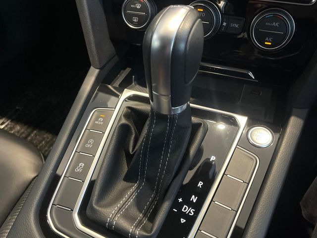 ●MTモード付きAT:通常は自動でおこなわれる変速(ギアチェンジ)をドライバーの操作によって意図的に変えられるシステムです。より一層普段のドライブをお楽しみいただけます!