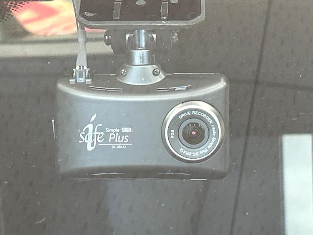 �y�h���C�u���R�[�_�[�z���S�E���S�ȃJ�[���C�t�ɕK�{�̃h���C�u���R�[�_�[�𑕔�!���s���͂������A������^�]�⎖�̂ɑ��������ۂ̏󋵂��f���ŋL�^���A����̃��X�N�ɔ����܂��B