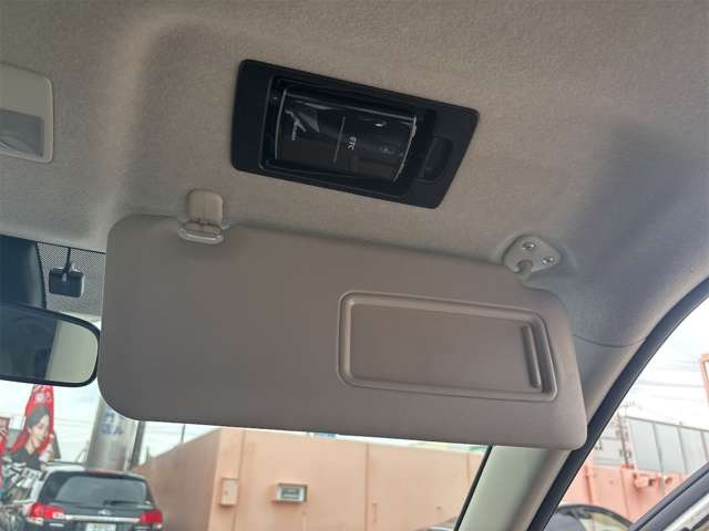 �����C�g�t���T���o�C�U�[