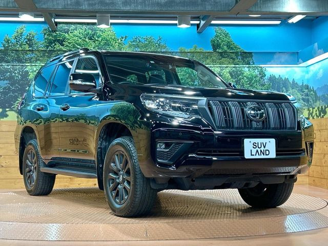 高透明度のガラス皮膜で撥水はもちろん、上質なツヤ・光沢を実現。紫外線や酸性雨から大切な愛車を保護し、色あせ・劣化を防止。「弾スプラッシュコート」、「弾プリミッサコート」からお選びいただけます。