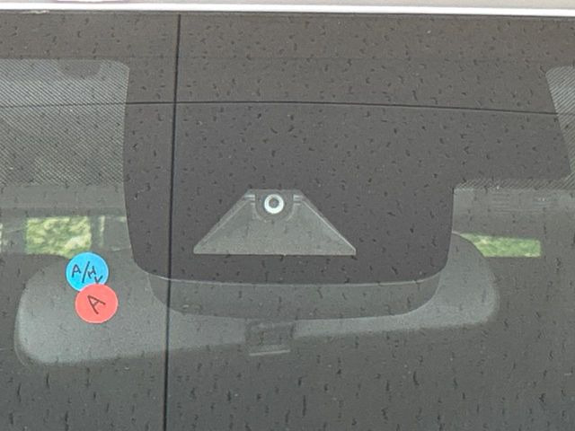 �y�g���^�Z�[�t�e�B�Z���X�z���s���ɑO���̎ԗ�����F�����A�Փ˂������Ȏ��͌x��ƃu���[�L�ŏՓˉ���Ɣ�Q�y�����A�V�X�g�B�����S�Ƀh���C�u�����y���݂��������܂��B