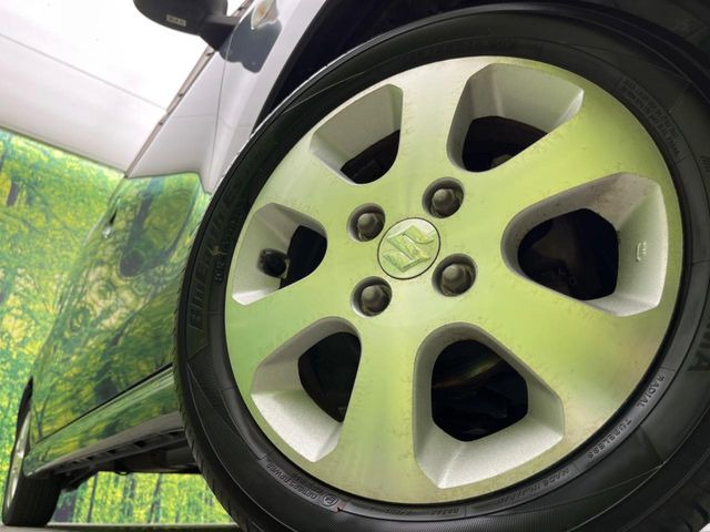 �y����14�C���`�A���~�z�C�[���z�O�ςɃ}�b�`���������A���~�z�C�[���𑕒����Ă���܂��B�e��ЊO�A���~�z�C�[����A�X�^�b�h���X�^�C�����戵�����Ă���܂��B���񂲑��k����������