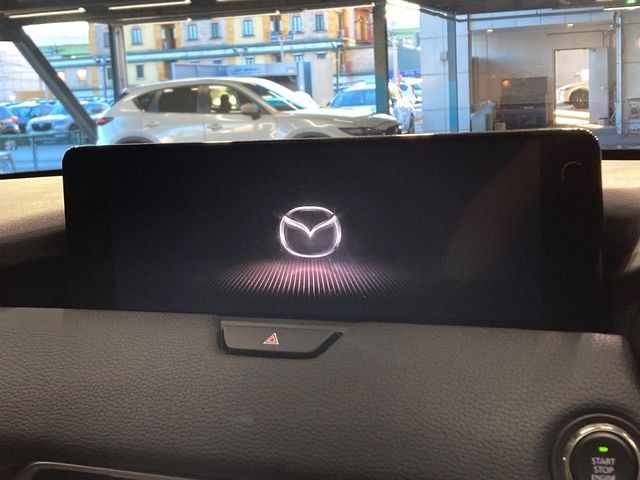 �y12.3�C���`�}�c�_�R�l�N�g�z�ԓ��̕��͋C�Ƀ}�b�`������^�f�B�X�v���C�B�X�}�z�ڑ��ł̃i�r�g�p��Bluetooth�Đ����A�l�X�ȋ@�\���y���߂܂��B�����I�ȃ_�C�������삪�\�ŁA�g��������ǍD�ł��B