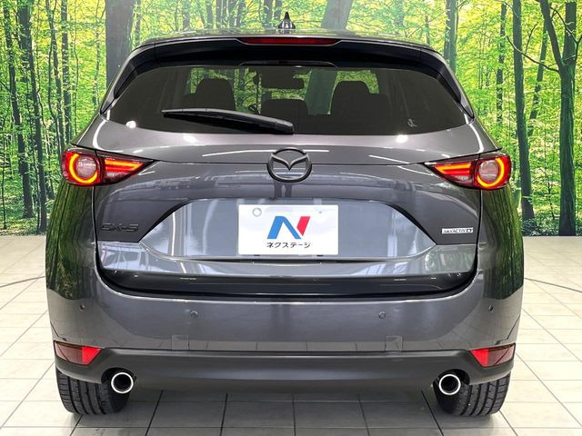 安心の最長10年・走行無制限保証(有償)をご用意。保証内容も充実はもちろん、無料点検&オイル交換や、年中無休の全国・24時間ロードサービスも付帯されておりますのでご安心下さい。