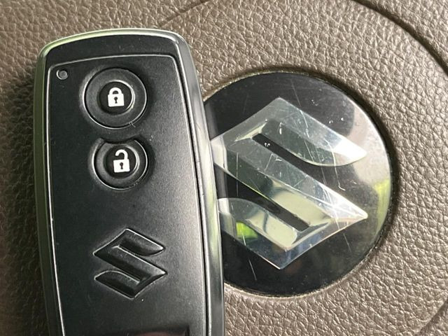 �y�L�[���X�X�^�[�g�V�X�e���z�J�o����|�P�b�g�ɓ��ꂽ�܂܂ł��h�A�̎{���E�������\�ȃX�}�[�g�L�[�𑕔��B�G���W���̃I���E�I�t�����J�M�����o���K�v����������Ƃ��Ă��֗��ł���