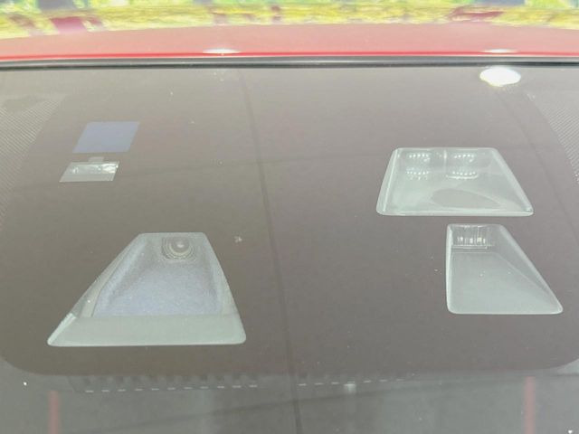 �y�X�}�[�g�V�e�B�u���[�L�T�|�[�g�z�ᑬ���s���ɑO���̎ԗ�����F�����A�Փ˂������Ȏ��͌x��ƃu���[�L�ŏՓˉ���Ɣ�Q�y�����A�V�X�g�B�����S�Ƀh���C�u�����y���݂��������܂��B