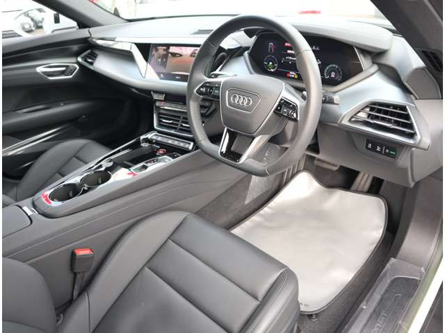 e-tron GT クワトロ4WD