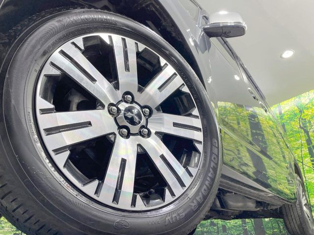 �y����18�C���`�A���~�z�C�[���z�O�ςɃ}�b�`���������A���~�z�C�[���𑕒����Ă���܂��B�e��ЊO�A���~�z�C�[����A�X�^�b�h���X�^�C�����戵�����Ă���܂��B���񂲑��k����������