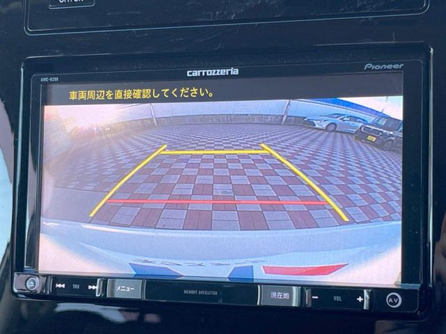 【バックカメラ】駐車時に後方がリアルタイム映像で確認できます。大型商業施設や立体駐車場での駐車時や、夜間のバック時に大活躍!運転スキルに関わらず、今や必須となった装備のひとつです!