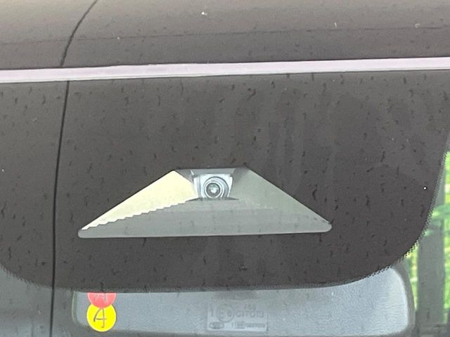 �y�z���_�Z���V���O�z���s���ɑO���̎ԗ�����F�����A�Փ˂������Ȏ��͌x��ƃu���[�L�ŏՓˉ���Ɣ�Q�y�����A�V�X�g�B�����S�Ƀh���C�u�����y���݂��������܂��B