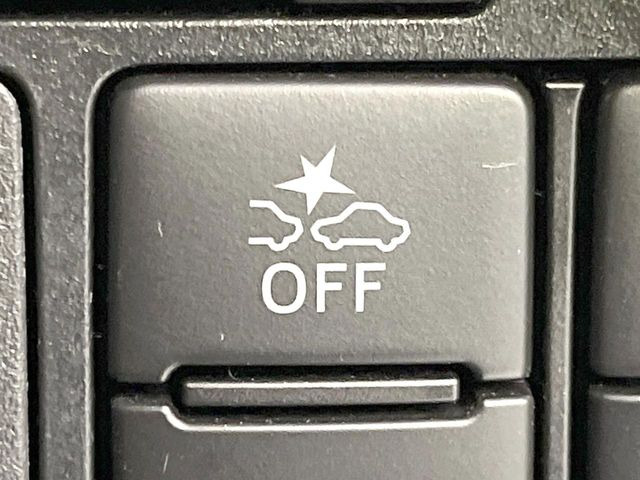 【スマートアシスト】走行中に前方の車両等を認識し、衝突しそうな時は警報とブレーキで衝突回避と被害軽減をアシスト。より安全にドライブをお楽しみいただけます。