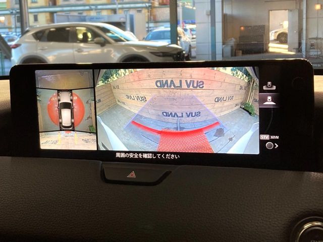 �y360&deg;�r���[���j�^�[�z��p�̃J�����ɂ��A�ォ�猩���낵���悤�Ȏ��_��360�x�N���}�̎��͂��m�F���邱�Ƃ��ł��܂������p�������m�F���₷���A�����ꏊ�ł̐؂�Ԃ��⒓�Ԃ��X���[�Y�ɍs���܂��B