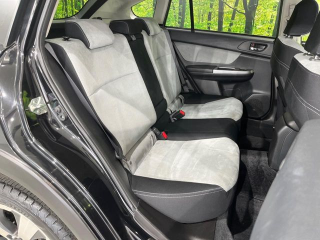 後部座席も気になるようなキズ・汚れやへたり等、大きなダメージはなく、良好な状態です。
