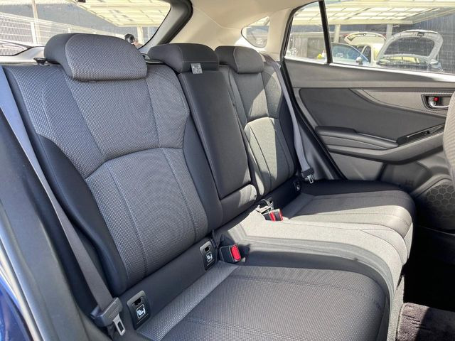 後部座席も気になるようなキズ・汚れやへたり等、大きなダメージはなく、良好な状態です。