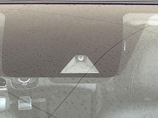 �y�G�}�[�W�F���V�[�u���[�L�z���s���ɑO���̎ԗ�����F�����A�Փ˂������Ȏ��͌x��ƃu���[�L�ŏՓˉ���Ɣ�Q�y�����A�V�X�g�B�����S�Ƀh���C�u�����y���݂��������܂��B