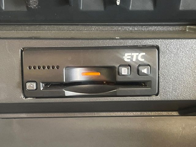 【ETC】高速道路の料金所をストレスなく通過!話題のスポットやサービスエリアに多い「スマートIC」利用時は必須のアイテムです。当店でセットアップを実施、ご納車当日からすぐにご利用いただけます!