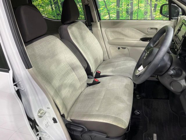 【シートヒーター】寒い日に重宝するシートヒーター!エアコンより早く温まってくれるので寒がりの人も安心ですね♪エアコンの温風は乾燥するから苦手、という方にもをおすすめです。