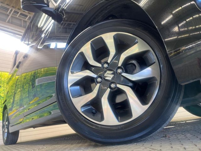 【純正15インチアルミホイール】外観にマッチした純正アルミホイールを装着しております。各種社外アルミホイールや、スタッドレスタイヤも取扱いしております。是非ご相談ください♪