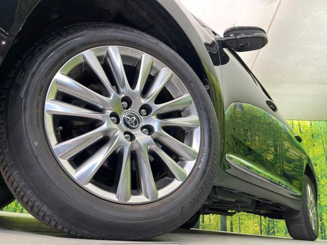 �y����18�C���`�A���~�z�C�[���z�O�ςɃ}�b�`���������A���~�z�C�[���𑕒����Ă���܂��B�e��ЊO�A���~�z�C�[����A�X�^�b�h���X�^�C�����戵�����Ă���܂��B���񂲑��k����������