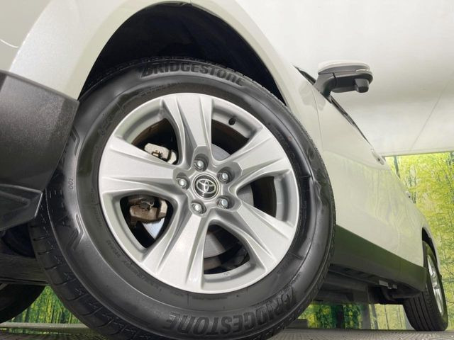 【純正17インチアルミホイール】外観にマッチした純正アルミホイールを装着しております。各種社外アルミホイールや、スタッドレスタイヤも取扱いしております。是非ご相談ください♪