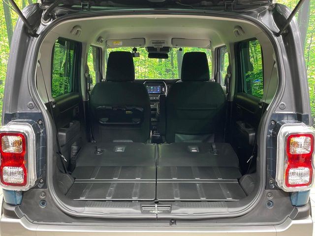 普段のお買い物や通勤、送迎等に十分な荷室スペースを確保しております。セカンドシートを倒すと、大きな荷物の積載も可能です♪