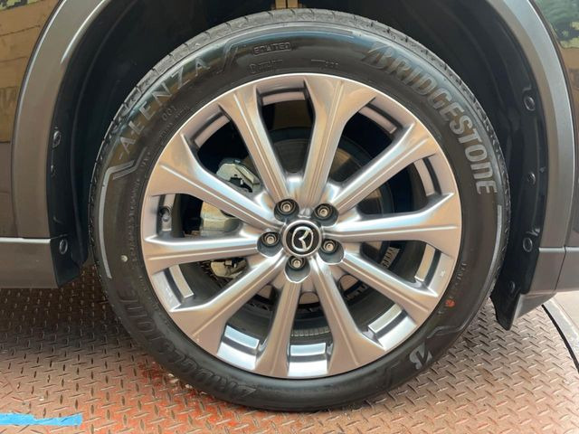 �y����20�C���`�A���~�z�C�[���z�O�ςɃ}�b�`���������A���~�z�C�[���𑕒����Ă���܂��B�e��ЊO�A���~�z�C�[����A�X�^�b�h���X�^�C�����戵�����Ă���܂��B���񂲑��k����������