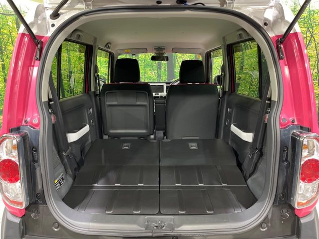 ���i�̂���������ʋ΁A���}���ɏ\���ȉ׎��X�y�[�X���m�ۂ��Ă���܂��B�Z�J���h�V�[�g��|���ƁA�傫�ȉו��̐ύڂ��\�ł���